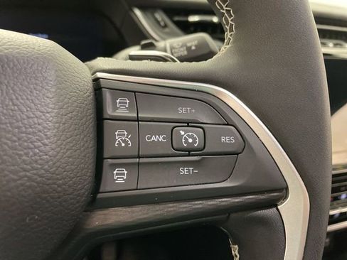 Used 2024 Jeep Grand Cherokee L Altitude image 21