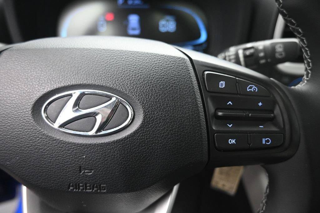 Used 2023 Hyundai Venue SEL FWD image 14