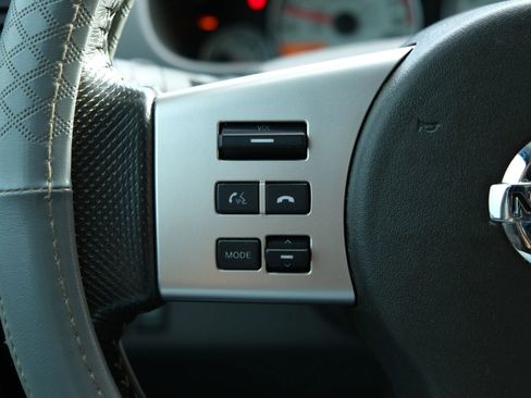 Used 2015 Nissan Xterra PRO-4X AWD/4WD image 30