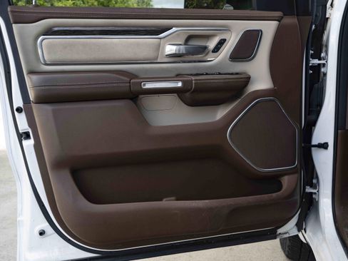 Used 2019 RAM 1500 Laramie AWD/4WD image 37