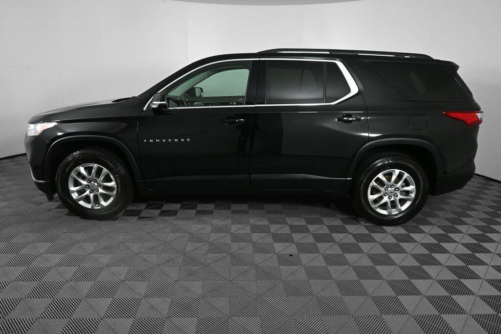 Used 2021 Chevrolet Traverse LT FWD image 3