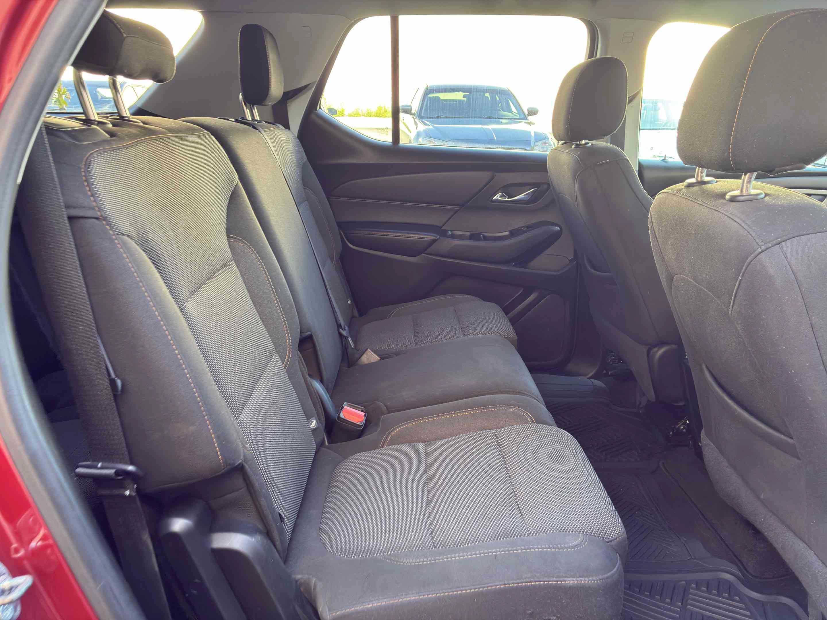 Used 2018 Chevrolet Traverse LT FWD image 46
