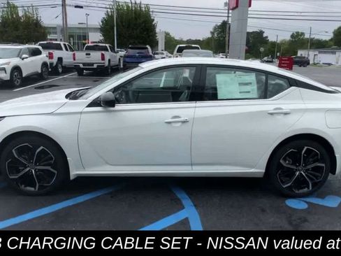 New 2025 Nissan Altima 2.5 SR image 7