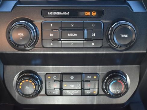 Used 2022 Ford F350 XLT w/ XLT Premium Package AWD/4WD image 31