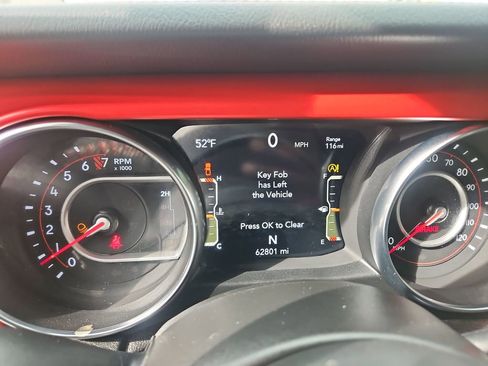 Used 2021 Jeep Gladiator Rubicon AWD/4WD image 15