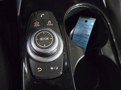 Used 2018 INFINITI QX30 AWD image 17