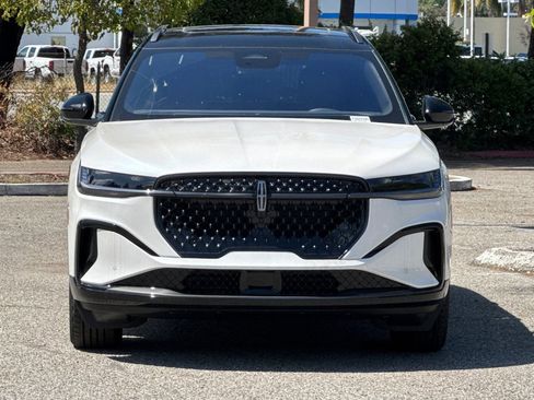 New 2026 Lincoln Nautilus Reserve image 3