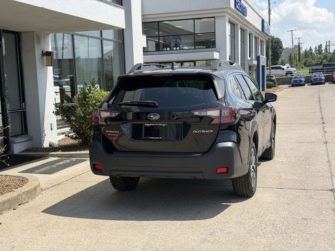 Used 2024 Subaru Outback Premium w/ Popular Package #1 AWD/4WD image 5