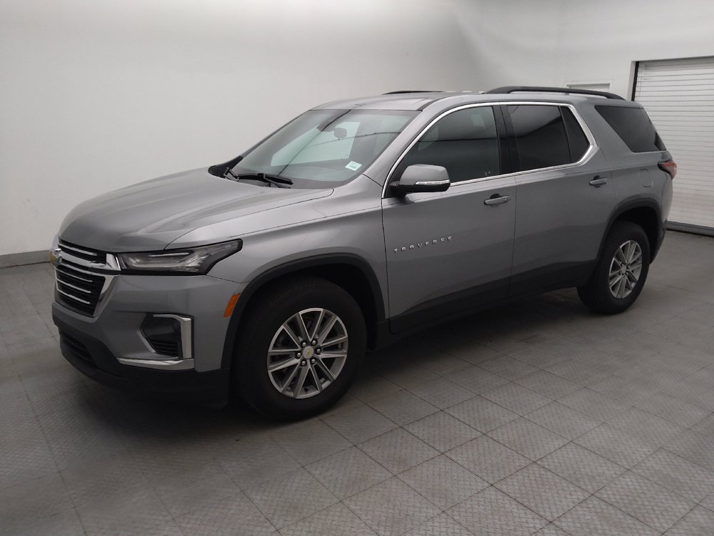 Used 2023 Chevrolet Traverse LT FWD image 2