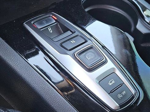 Used 2016 Honda Pilot Touring image 12