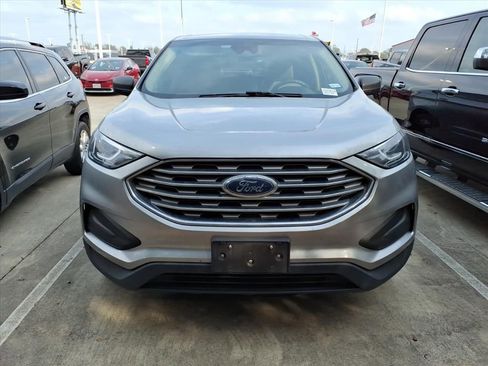 Used 2020 Ford Edge SE image 3