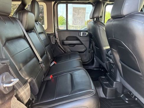Used 2020 Jeep Wrangler Unlimited Sahara AWD/4WD image 13