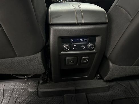 Used 2021 Chevrolet Traverse Premier w/ Redline Edition FWD image 22