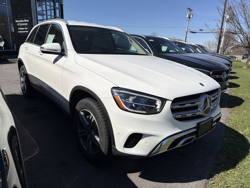 Used 2022 Mercedes-Benz GLC 300 4MATIC image 2