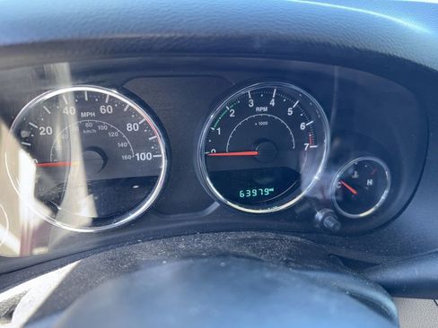 Used 2017 Jeep Wrangler Unlimited Sahara image 9