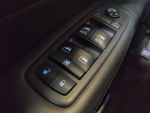 Used 2018 Jeep Grand Cherokee Limited AWD/4WD image 27