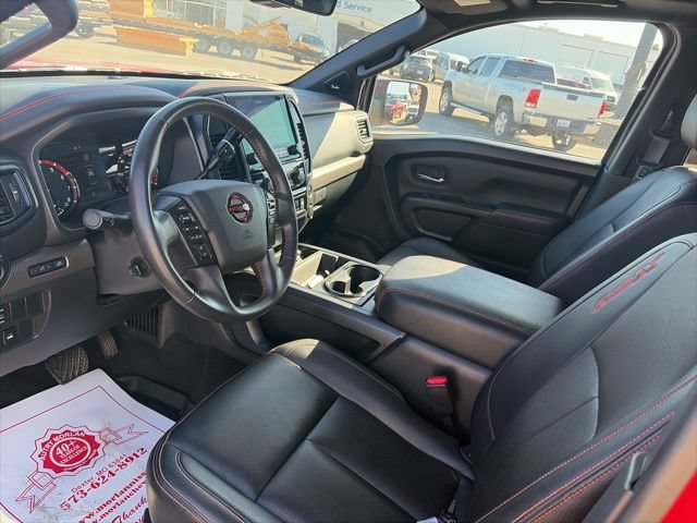 Used 2024 Nissan Titan PRO-4X w/ Pro-4x Convenience Package AWD/4WD image 17