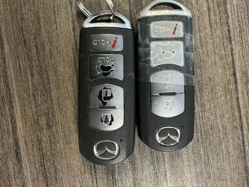 Used 2010 MAZDA CX-9 Touring w/ Moonroof & Bose Audio Pkg image 17