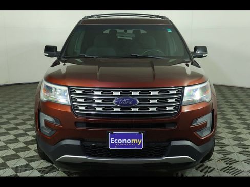Used 2016 Ford Explorer XLT FWD image 14