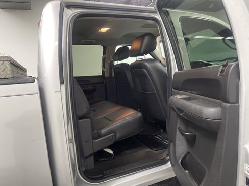 Used 2010 Chevrolet Silverado 2500 LT w/ Exterior Plus Package image 19
