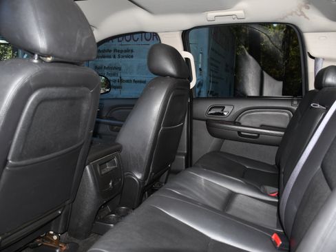 Used 2012 GMC Sierra 2500 Denali w/ Suspension Package, Off-Road image 15