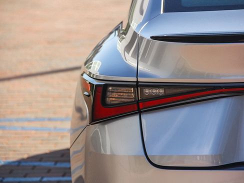 Used 2023 Lexus IS 350 F Sport image 8