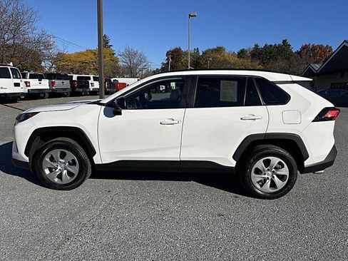 Used 2021 Toyota RAV4 LE image 2