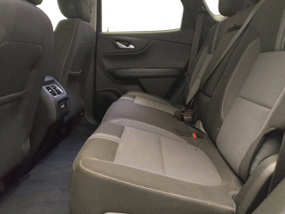 Used 2025 Chevrolet Blazer LT FWD image 18