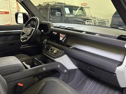 Used 2020 Land Rover Defender 110 First Edition image 16
