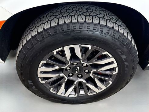 Used 2022 Chevrolet Tahoe Z71 w/ Z71 Off-Road Package image 36