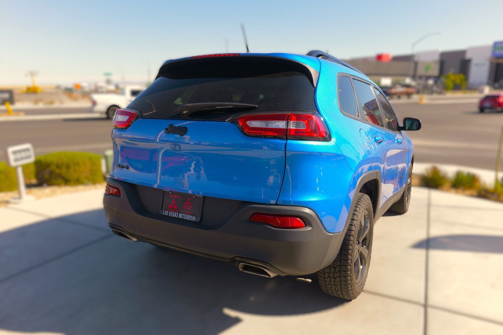 Used 2018 Jeep Cherokee Latitude w/ Altitude Package AWD/4WD image 11