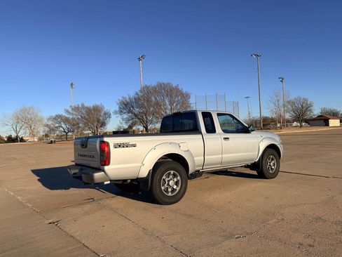 Used 2004 Nissan Frontier XE Desert Runner w/ (VTP) Value Truck Pkg image 28