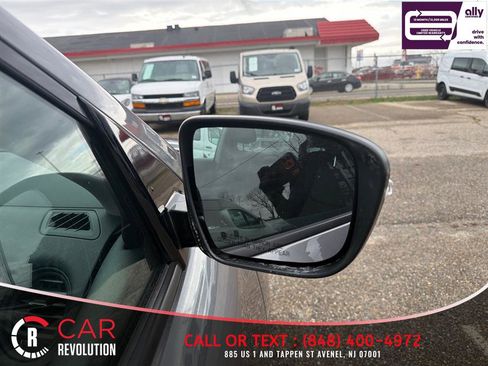 Used 2020 Nissan Pathfinder S image 12