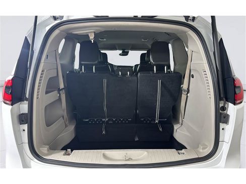 Used 2022 Chrysler Pacifica Touring-L FWD image 15