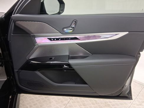 New 2026 BMW 740i 740i w/ Premium Package image 27