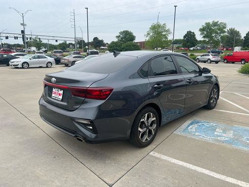 Used 2020 Kia Forte LXS FWD image 6