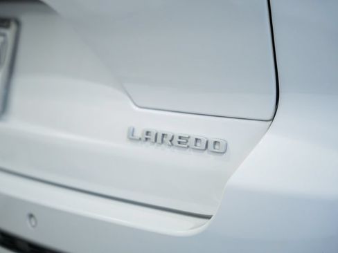 Certified 2024 Jeep Grand Cherokee Laredo w/ Luxury Tech Group I AWD/4WD image 8
