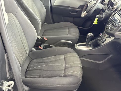 Used 2014 Chevrolet Sonic LT image 17