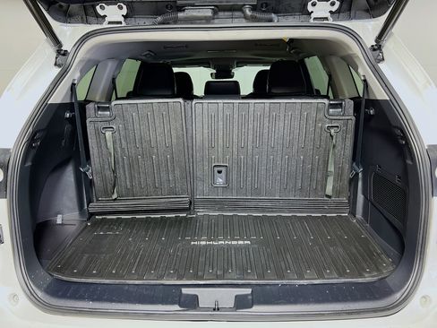 Used 2023 Toyota Highlander XLE image 22