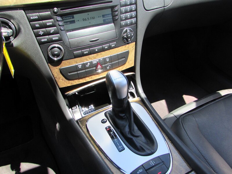 Used 2003 Mercedes-Benz E 500 Sedan image 19