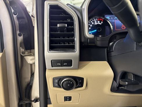 Used 2017 Ford F150 Lariat image 20