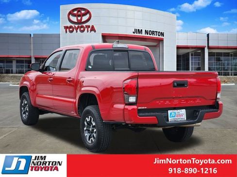Used 2019 Toyota Tacoma SR image 8
