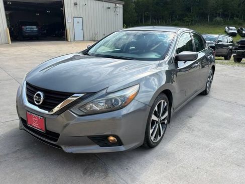 Used 2017 Nissan Altima 2.5 SR FWD image 7