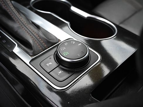 Used 2020 Chevrolet Blazer Premier w/ Driver Confidence II Package image 19