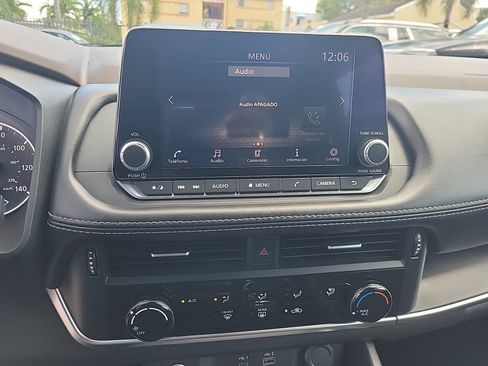 Used 2023 Nissan Rogue S AWD/4WD image 25
