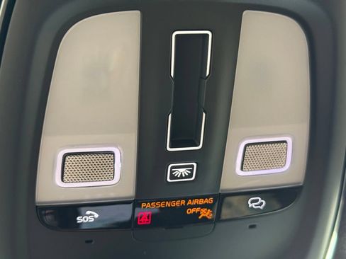 Certified 2025 Volvo XC40 B5 Plus AWD/4WD image 24