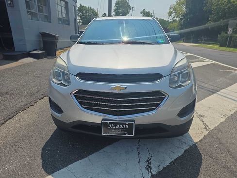 Used 2017 Chevrolet Equinox LS FWD image 2
