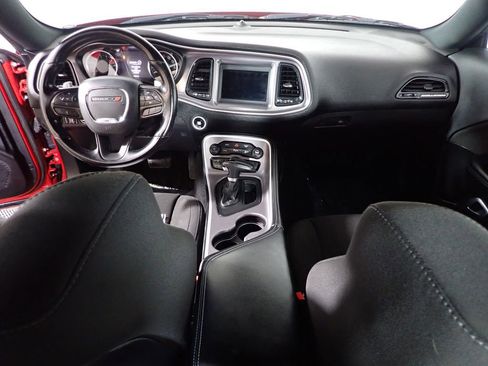 Used 2022 Dodge Challenger GT AWD/4WD image 30