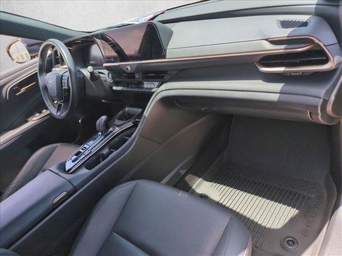 Certified 2025 Toyota Crown AWD/4WD image 21