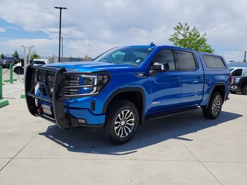 Used 2023 GMC Sierra 1500 AT4 w/ AT4 Premium Package AWD/4WD image 4